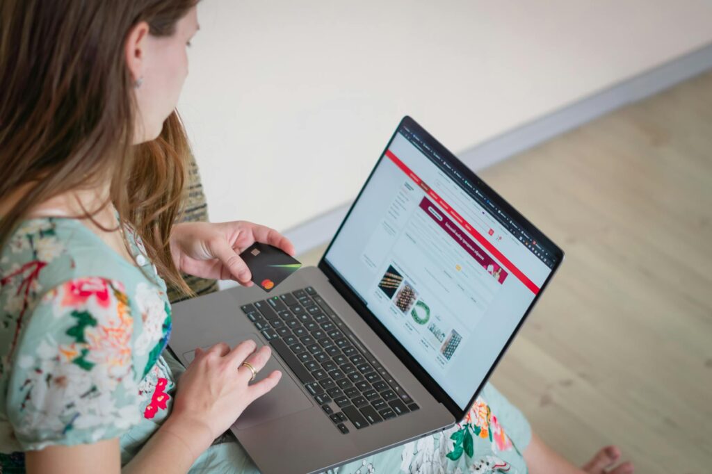 Cómo obtener becas para cursos online en habilidades digitales 1 pexels photo 11952304 2
